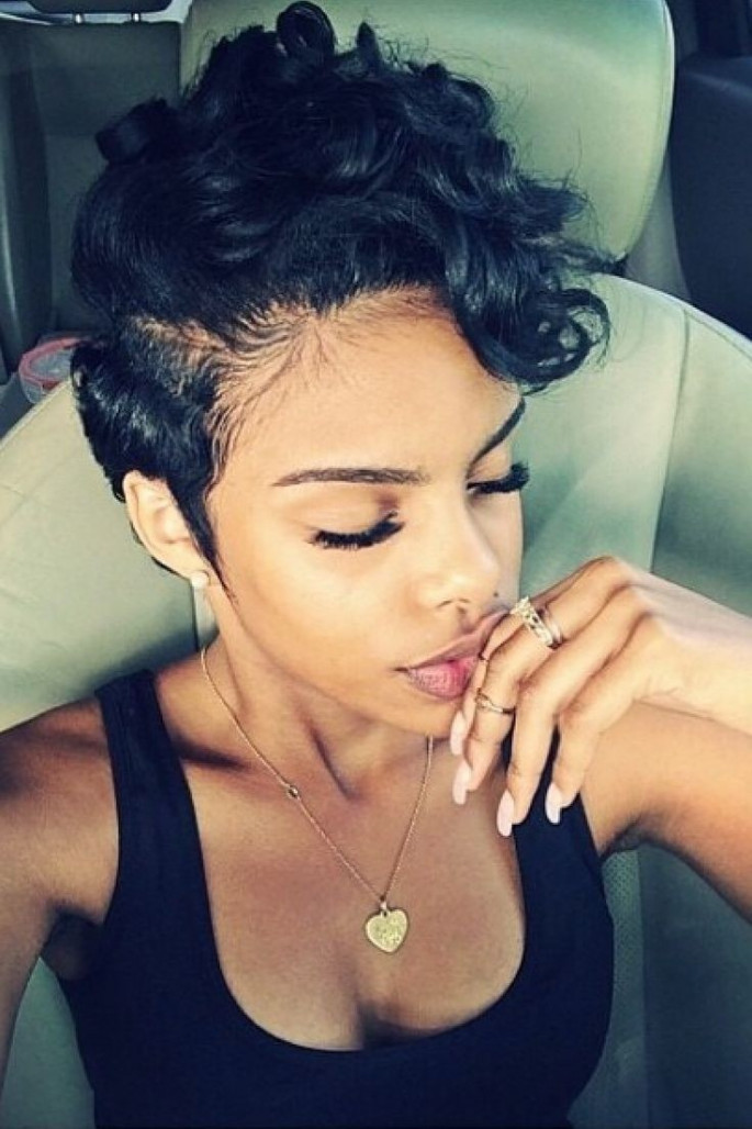 Natural Curly Short Hairstyle for Black Women
