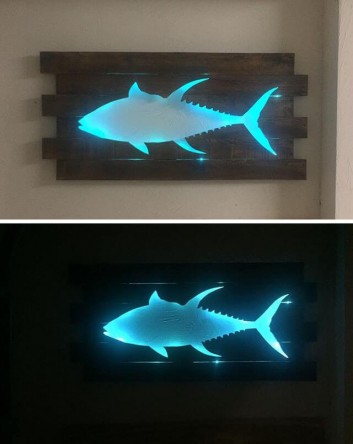 best wood pallet shelf with fish art